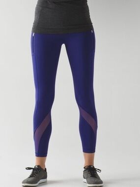 Lululemon Inspire Tight II
Colour: Emperor Blue
Size 4